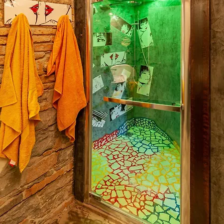 Sky Nido- Mansardato In Centro Storico 的里雅斯特