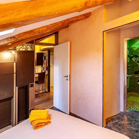 Sky Nido- Mansardato In Centro Storico 公寓