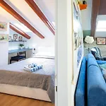 Sky Nido- Mansardato In Centro Storico 公寓