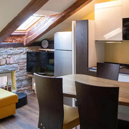 Apartman Sky Nido- Mansardato In Centro Storico