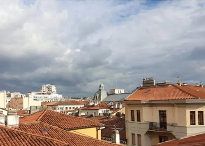 Sky Nido- Mansardato In Centro Storico Триест